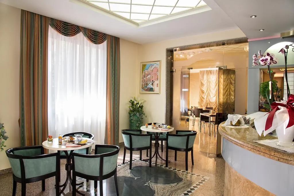 Hotel Villa Luigia Rimini İtalya
